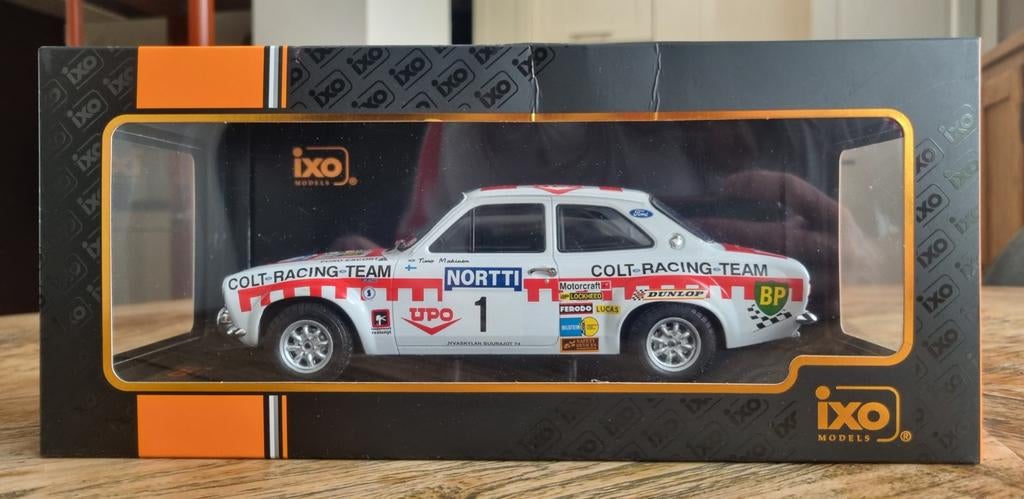 IXO Ford Escort MK1 RS 1600 #1
  1/18, Ophalen of Verzenden, Nieuw, Auto, Overige merken