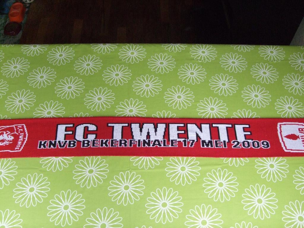 FC Twente Bekerfinale 17 mei 2009 KNVB sjaal, Verzamelen, Sportartikelen en Voetbal, Ophalen of Verzenden, Zo goed als nieuw, F.C. Twente