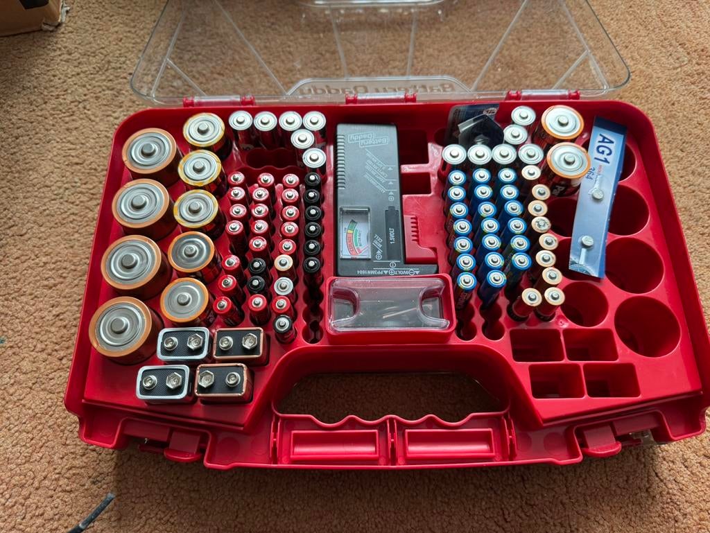 Assortiment batterijen normasl en oplaadbaar, Audio, Tv en Foto, Accu's en Batterijen, Ophalen, Zo goed als nieuw, Oplaadbaar
