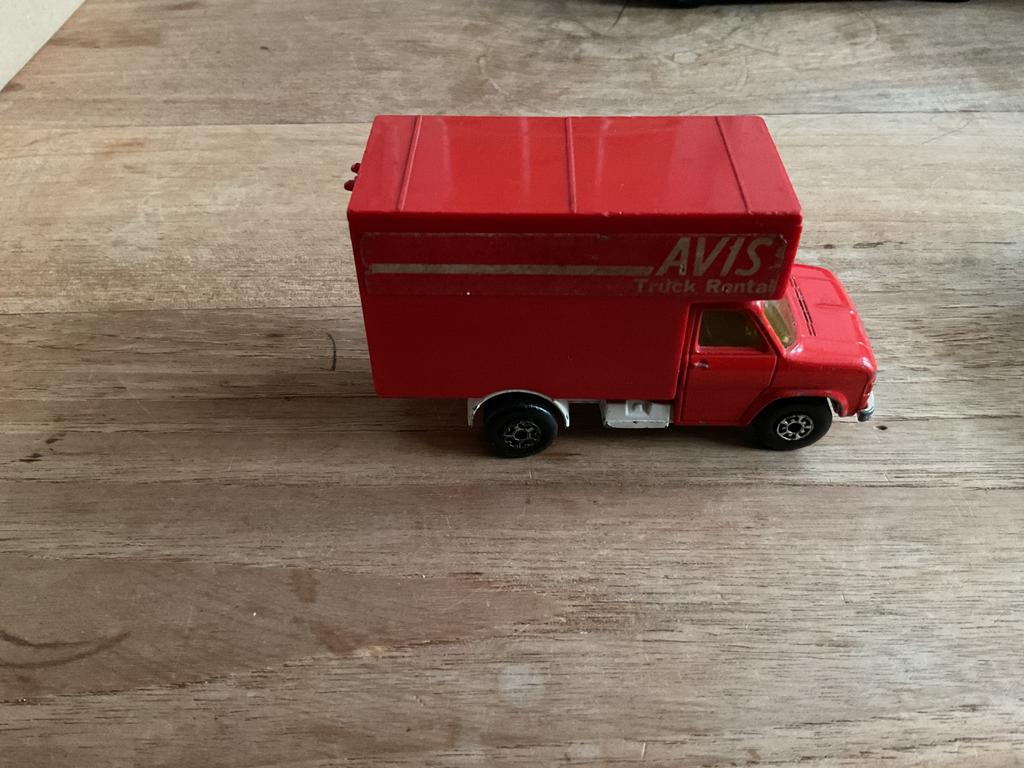 Rode truck Rental AVIS, Ophalen of Verzenden, Zo goed als nieuw, Bus of Vrachtwagen
