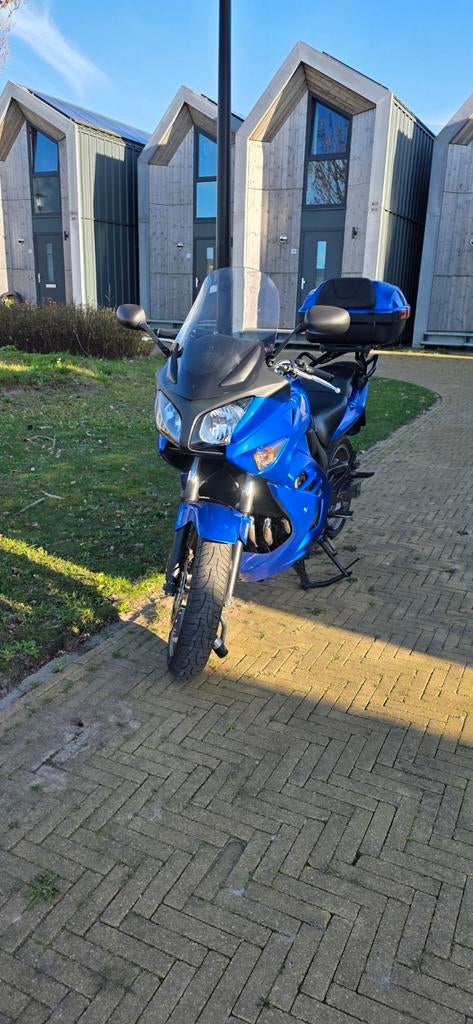 Honda CBF600SA - Toermotor met topkoffer en extra's