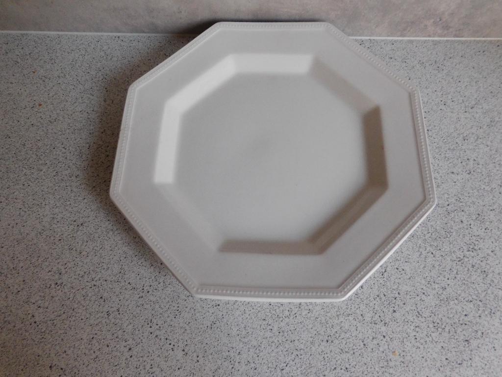 Bord 26 cm. Heritage Johnson Brothers, Ophalen of Verzenden, Zo goed als nieuw, Bord(en), Overige stijlen