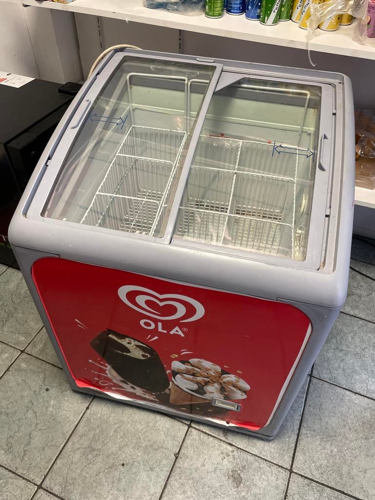 Ola vrieskist met glazen schuifdeksels, Witgoed en Apparatuur, Vriezers en Diepvrieskisten, 90 cm of meer, Vrieskist, Gebruikt