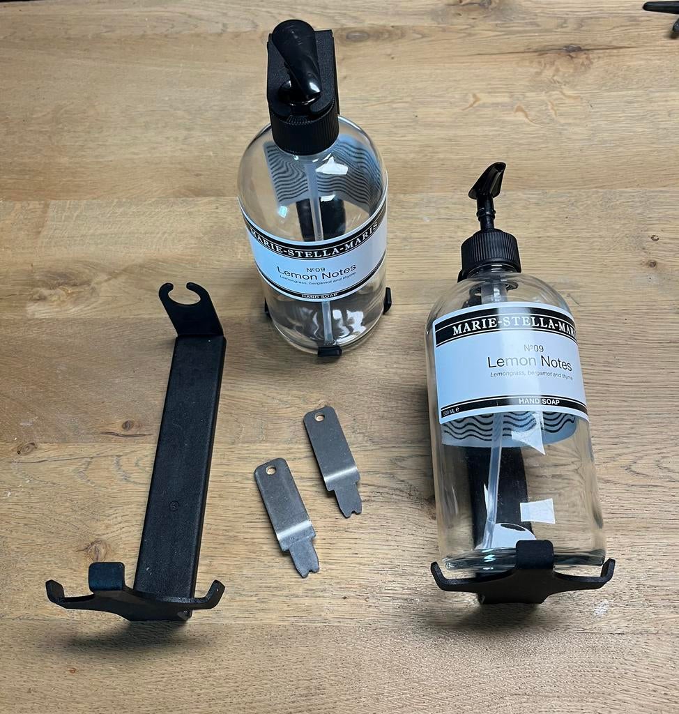 Marie-Stella-Maris zeepdispenser houders met glazen flessen, Ophalen, Zo goed als nieuw, Zwart, Overige typen