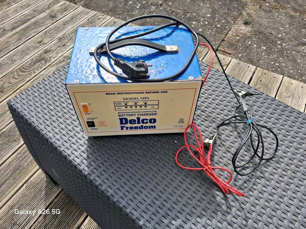 Delco Freedom battery charger acculader, Watersport en Boten, Ophalen, Gebruikt, Overige typen