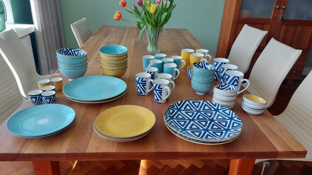 Gusta ontbijtservies – mix (turquoise/geel/blauw-wit), Ophalen, Zo goed als nieuw, Overige stijlen