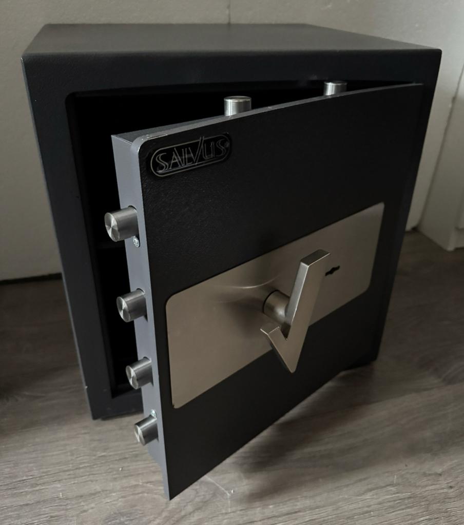 Zeer degelijke Salvus kluis brandkast 2 sleutels, Ophalen, Brandkast