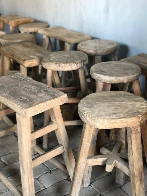 ZE ZIJN ER WEER..heel veel krukjes rond en rechthoekig uniek, Huis en Inrichting, Krukjes, Nieuw, Ophalen of Verzenden, Nvt, Nvt