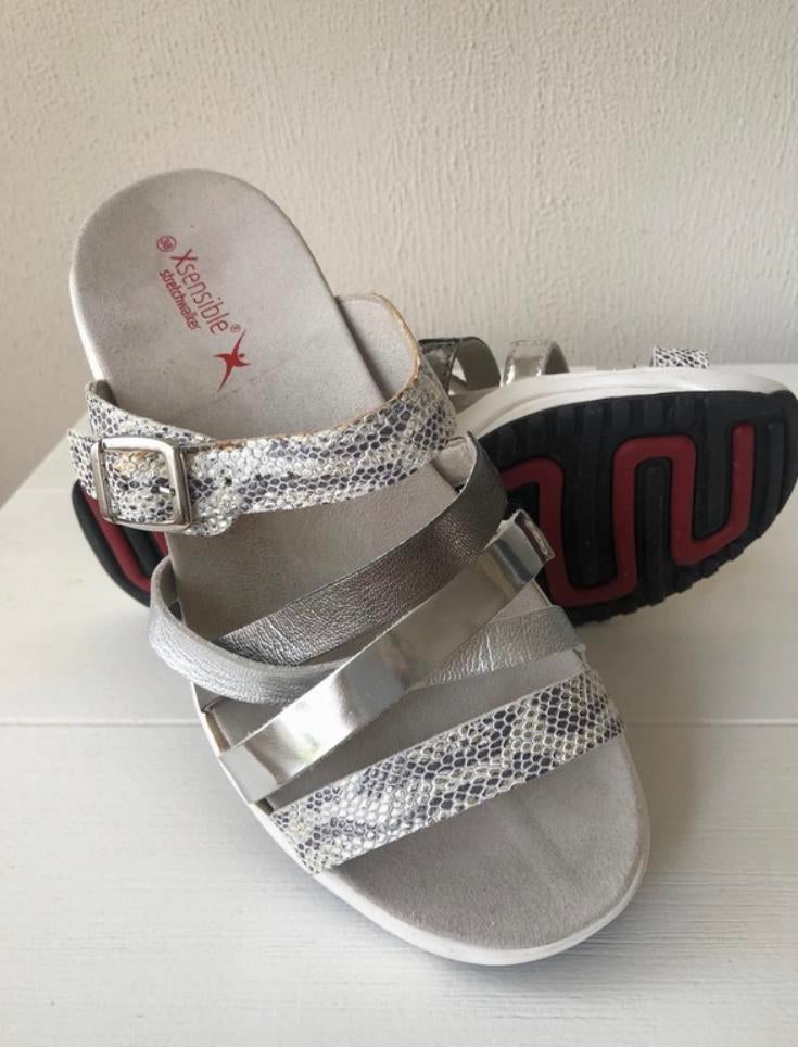 Xsensible Luxe Slippers Zilver Lak Leer Print Mt 39, Ophalen of Verzenden, Zo goed als nieuw, Overige kleuren