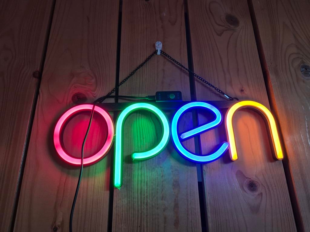 Neon 'Open' bord - Kleurrijk LED lichtreclame, Ophalen of Verzenden, Zo goed als nieuw, Modern, Neon, Reclame, Zakelijk