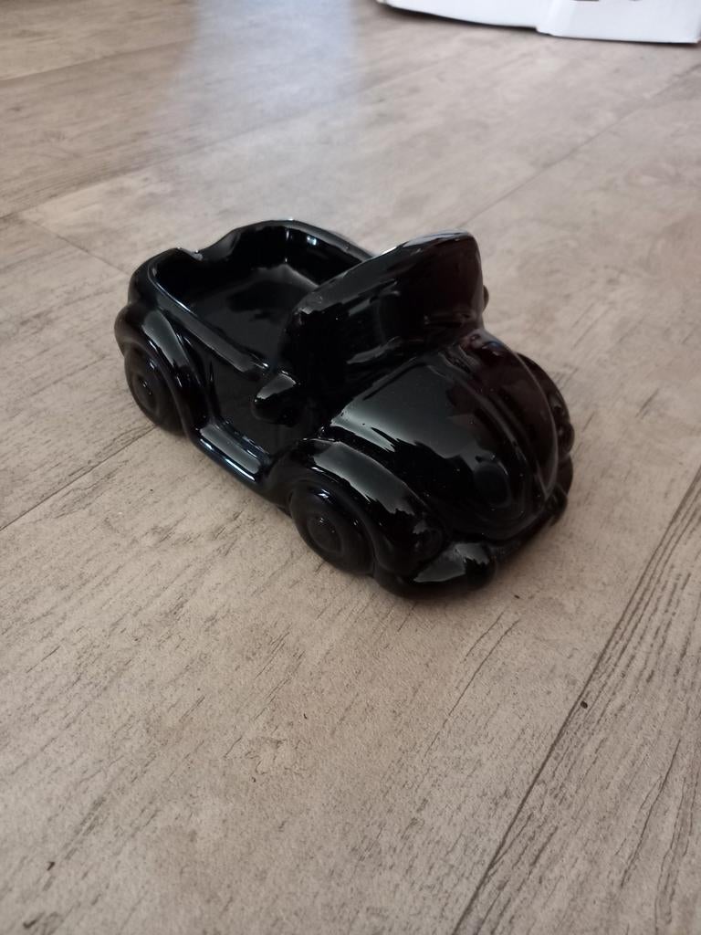 Zwarte asbak in de vorm van een VW Kever Cabriolet, Ophalen, Auto's
