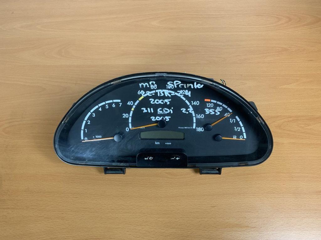 kilometerteller mercedes sprinter 905 2003 -2006 A0014468521, Gebruikt, -, Ophalen of Verzenden, -