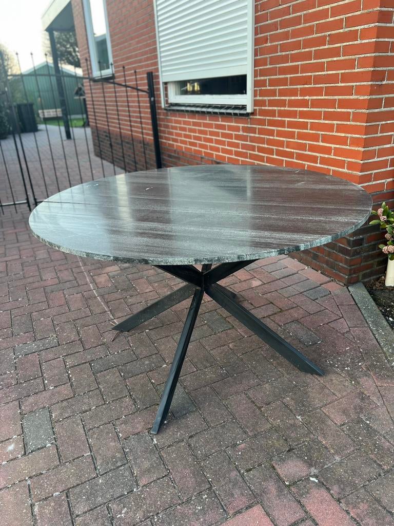 GRATIS OPHALEN! Ronde eettafel met zwart marmer blad, Tuin en Terras, Ophalen, Gebruikt, Rond, Metaal
