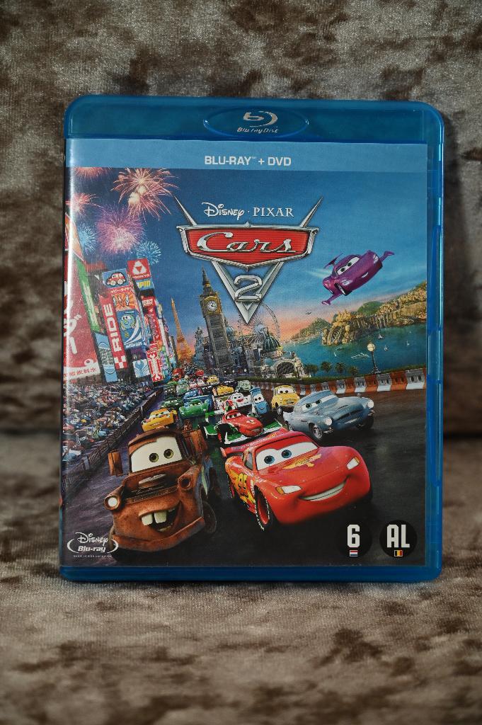 Disney - Cars 2 bluray+DVD NL, Ophalen of Verzenden, Zo goed als nieuw, Tekenfilms en Animatie