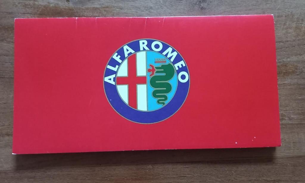 Alfa Romeo Belgische programma brochure mapje 11/1983, Boeken, Auto's | Folders en Tijdschriften, Alfa Romeo Belgie, Alfa Romeo