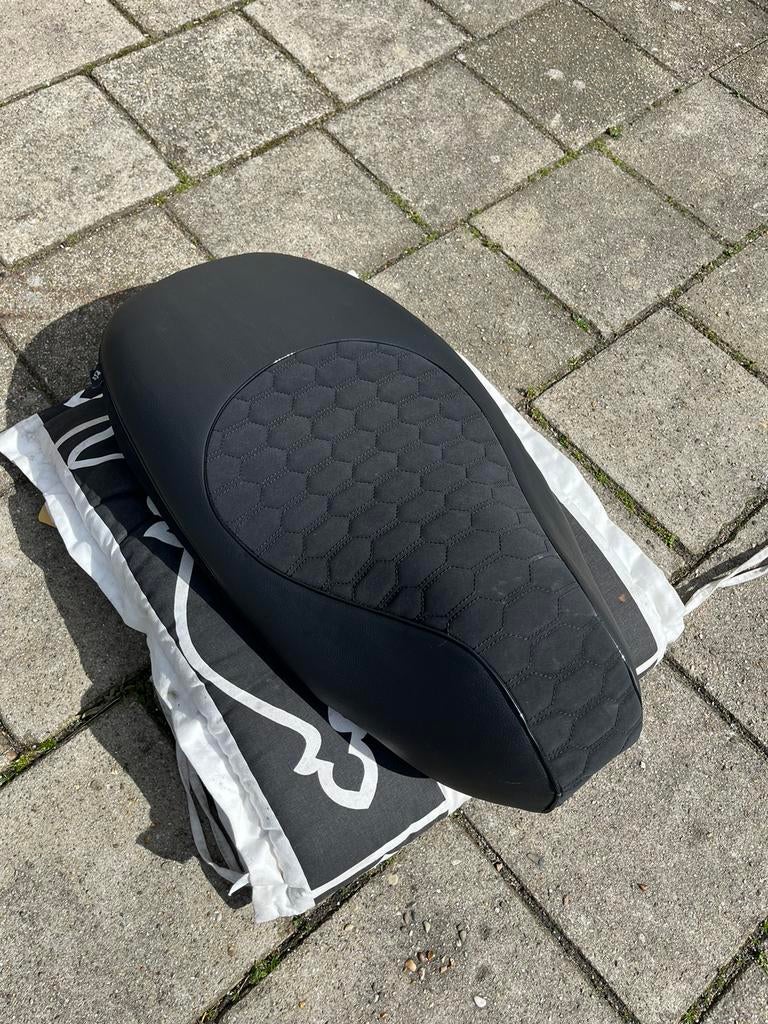 Vespa sprint custom seat handgemaakte zadelhoes., Ophalen of Verzenden