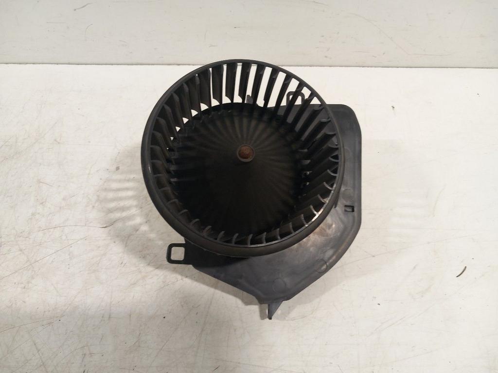 Kachel ventilator motor Volkswagen Transporter, Onderdelen@venauto.nl, Van der Ven Autorecycling B.V., Gebruikt, Ettenseweg 76, 4706 PB Roosendaal, The Netherlands