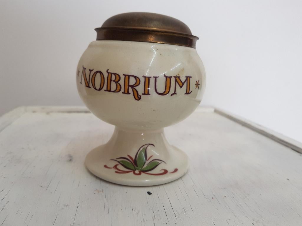 antiek porselein pot met messing deksel, Antiek en Kunst, Ophalen of Verzenden