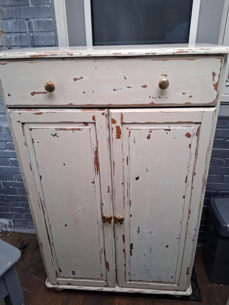 Oude kast met lade en twee deurtjes, Ophalen of Verzenden