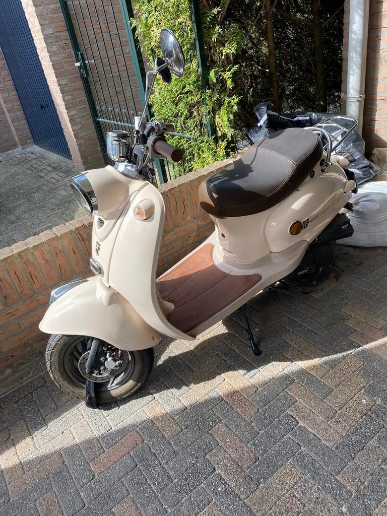 Scooter BTC Old Classic, Fietsen en Brommers, Scooters | SYM, Zo goed als nieuw, Overige modellen, Benzine, Ophalen