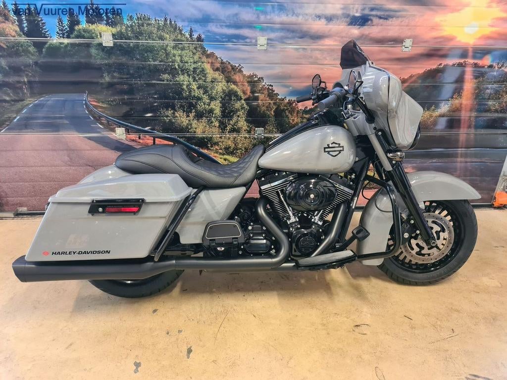 HARLEY-DAVIDSON ELECTRA GLIDE FLHX LOOK BTW MOTOR 2009