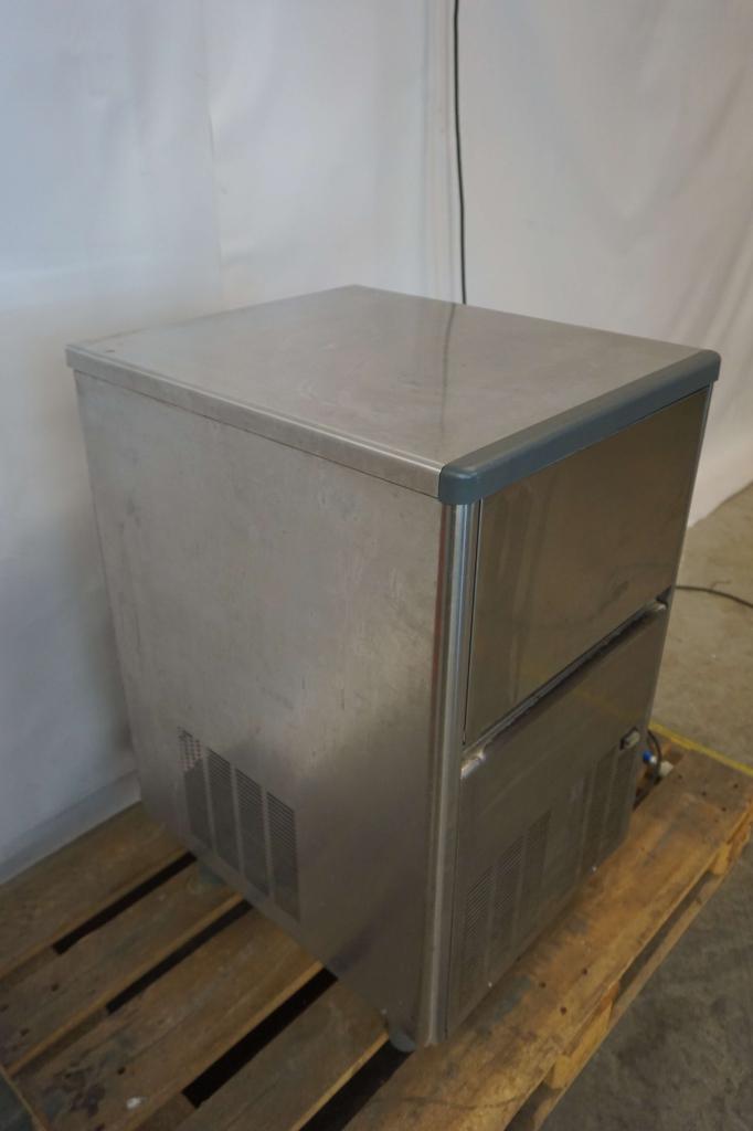 Angelo Po ijsblokjesmachine bullet ijsmachine, Gebruikt, Niet ingevuld, Koelen en Vriezen, Niet ingevuld