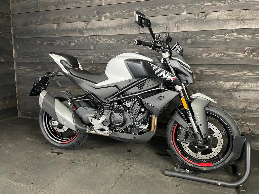 CFMOTO 450NK A2 GESCHIKT (bj 2026), Bedrijf, 449 cc, 12 t/m 35 kW, Naked bike