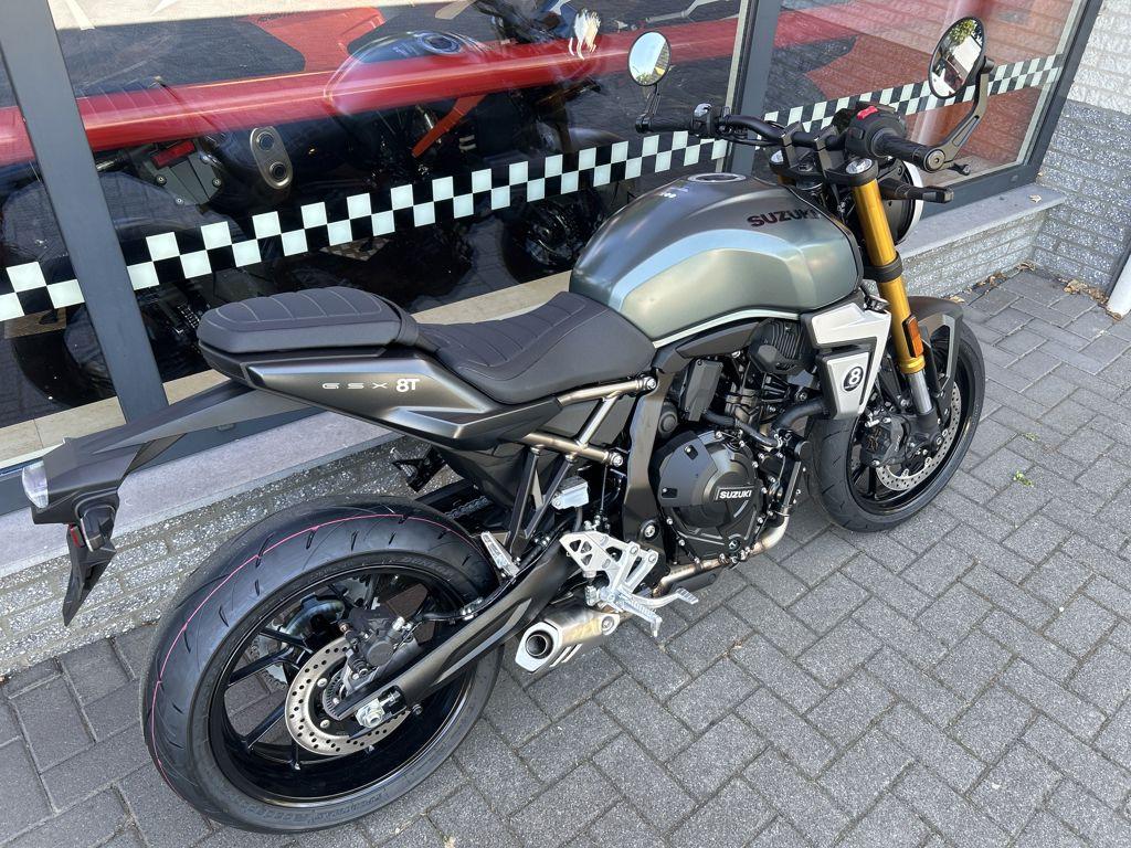 SUZUKI GSX-8T 2025 - foto 3