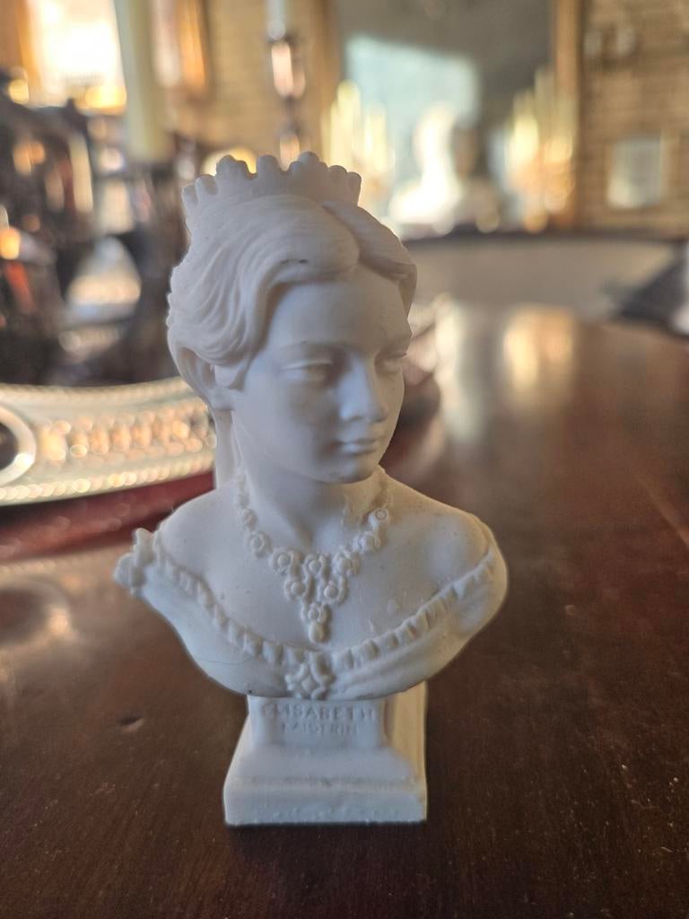 Borstbeeldje Keizerin Sissi 8,5 cm hoog, Verzamelen, Ophalen of Verzenden, Zo goed als nieuw