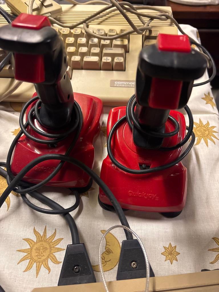 Quickshot Joysticks voor Commodore - Set van 2, Spelcomputers en Games, Ophalen of Verzenden, Gebruikt