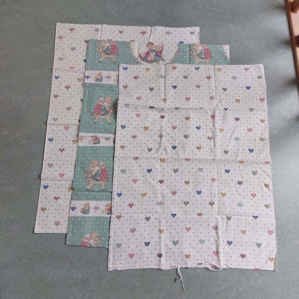 3 Dekbedhoesjes voor wieg - Beertjes en Hartjes - Vintage, Ophalen of Verzenden, Zo goed als nieuw, Wieg
