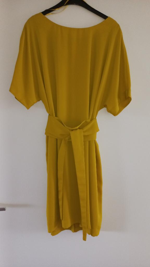 jurk van Steps 44, Kleding | Dames, Jurken, Zo goed als nieuw, Geel, Ophalen of Verzenden