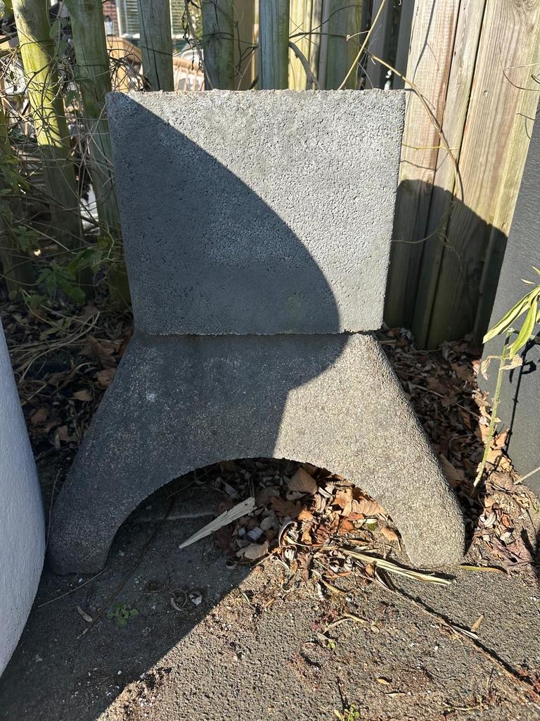 Unieke betonnen BBQ-top / buitenobject gratis ophalen, Ophalen, Zo goed als nieuw