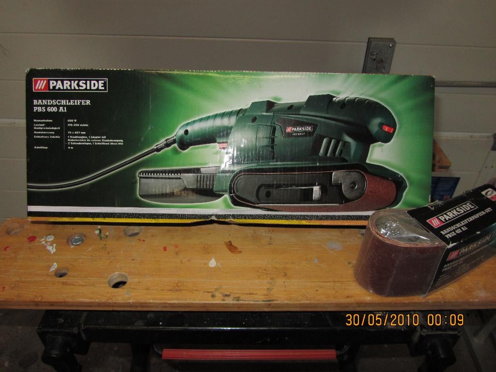 Bandschuurmachine Parkside incl 2 pak schuurbanden, Doe-het-zelf en Verbouw, Ophalen, Zo goed als nieuw, 600 tot 1200 watt, Bandschuurmachine