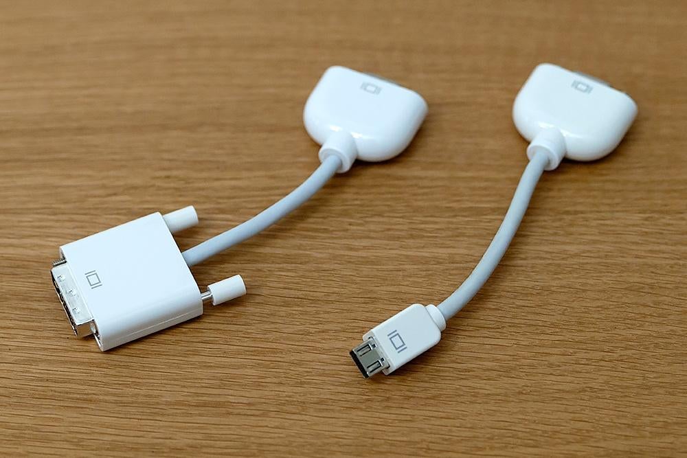 Apple - Adapter Cable : DVI > VGA, Ophalen of Verzenden, Zo goed als nieuw