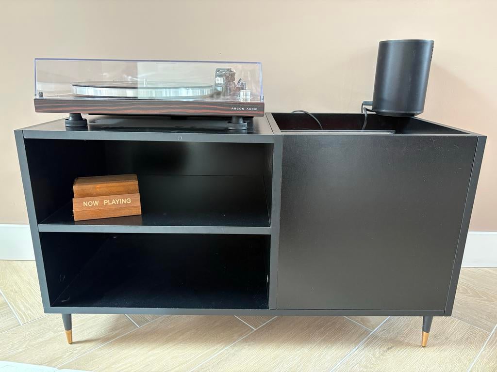 Modern zwart platenspeler kastje met opbergruimte, Huis en Inrichting, Kasten | Overige, Ophalen, Zo goed als nieuw