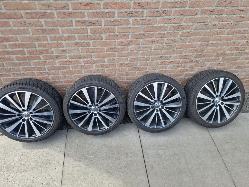 VW Golf 7 Preston velgen + Bridgestone winterbanden, Ophalen, Seat