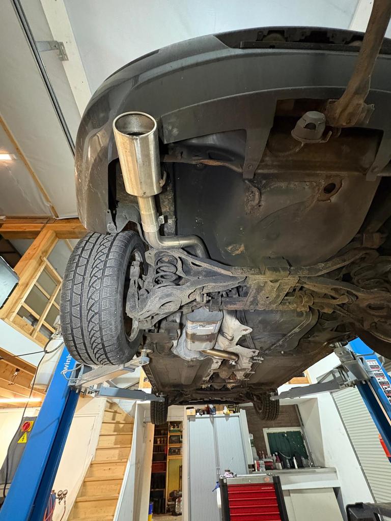 Mazda 3 einddemper, Ophalen, Nieuw, Mazda