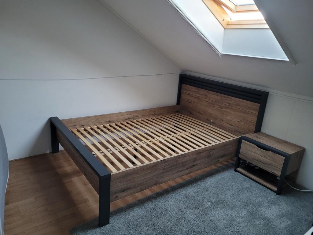 Tweepersoonsbed, nachtkastje  en kledingkast, serie Harvey, Huis en Inrichting, Kasten | Kledingkasten, Ophalen, 50 tot 75 cm