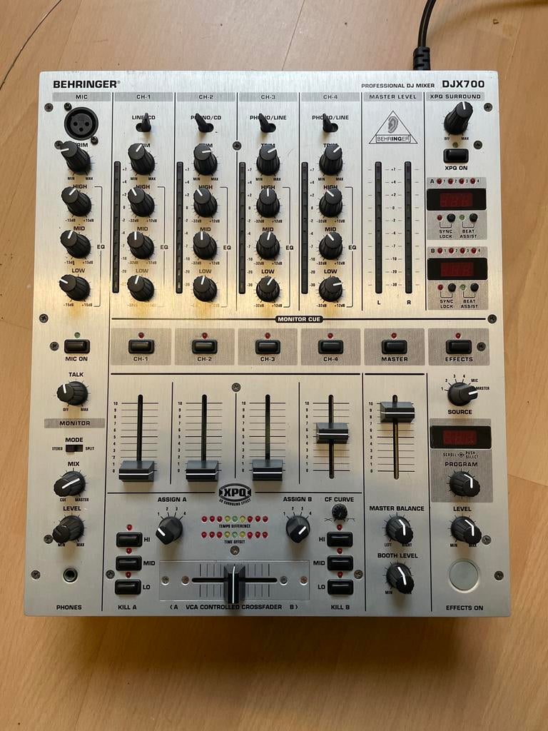 Behringer DJX 700 Professionele DJ Mengpaneel, Ophalen of Verzenden, Gebruikt, Minder dan 5 kanalen, Microfooningang