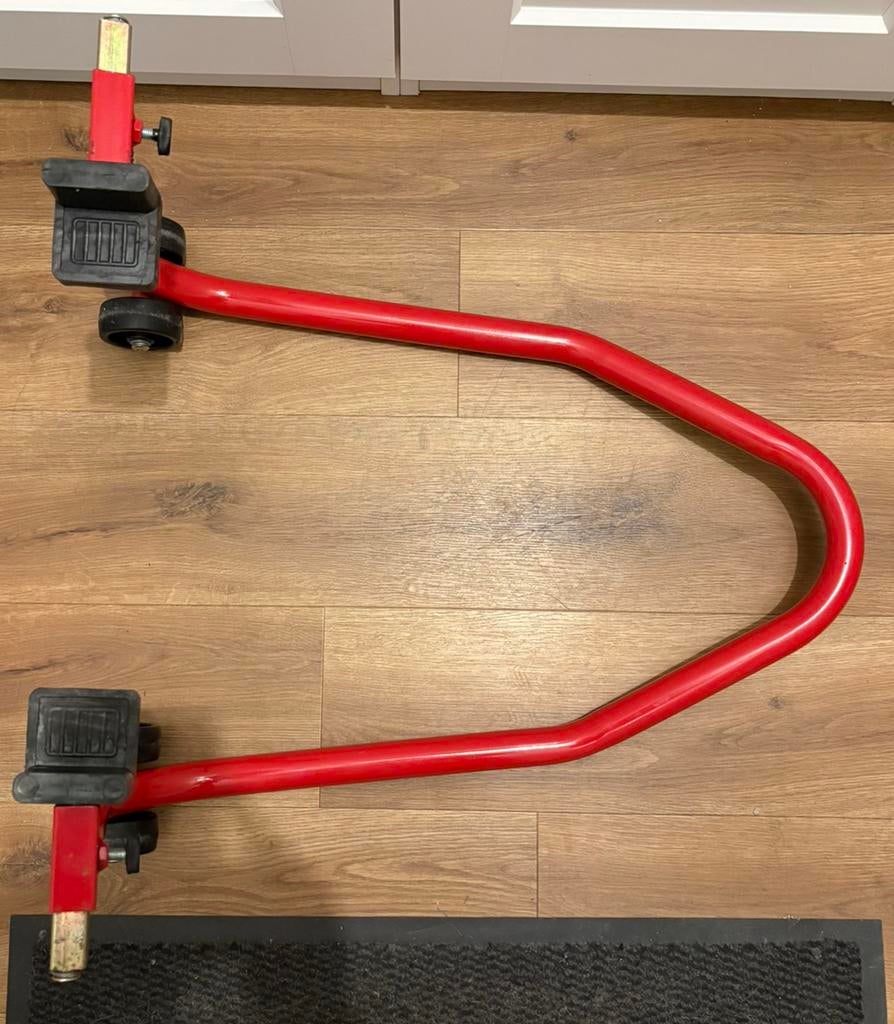 HBM Paddock stand achterwiel, Ophalen