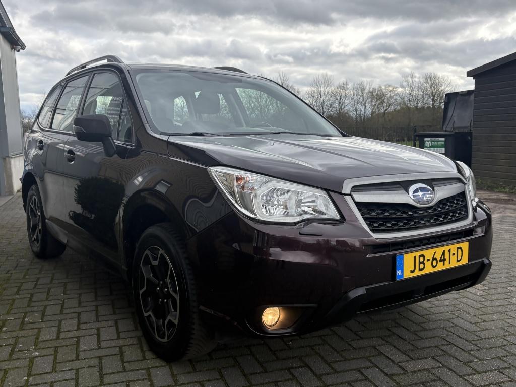 Subaru Forester 2.0 Luxury Plus TREKHAAK-CAMERA-STOELVERWRMN, Automaat, Euro 5, 15 km/l, 4 cilinders