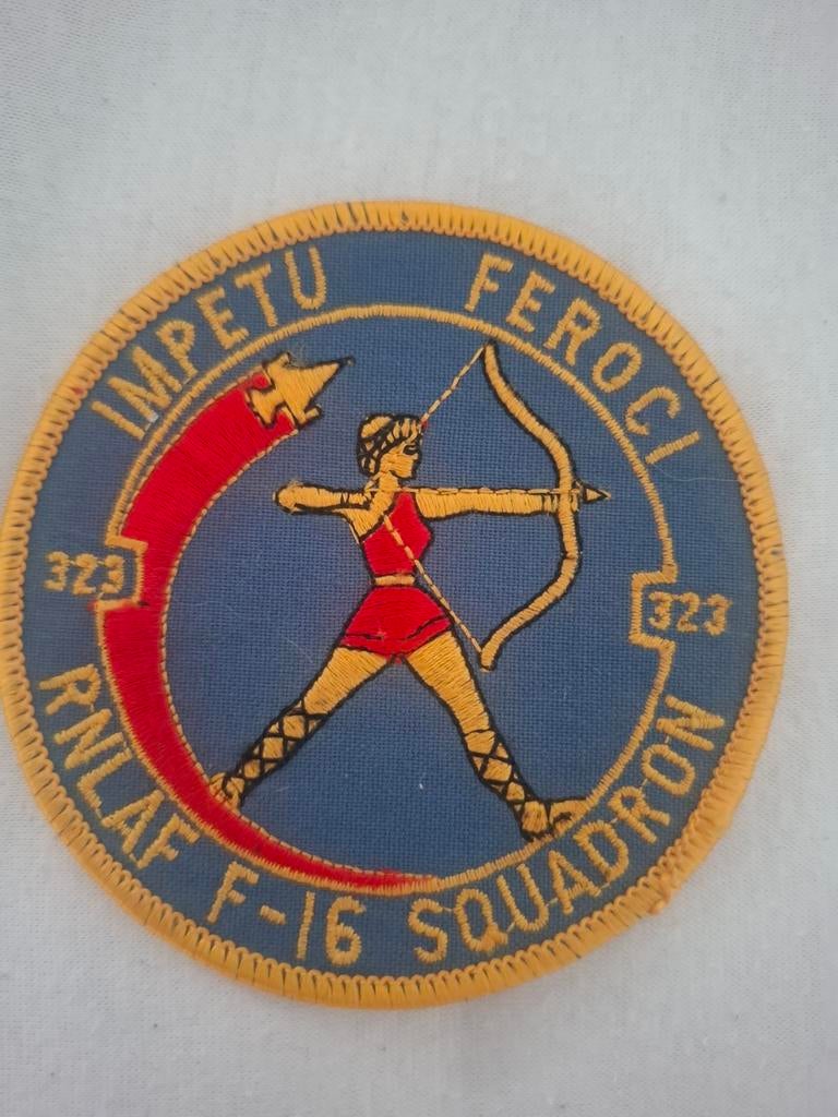 RNLAF F-16 Squadron 323 Patch - Impetu Feroci, Ophalen of Verzenden, Gebruikt, Overige typen