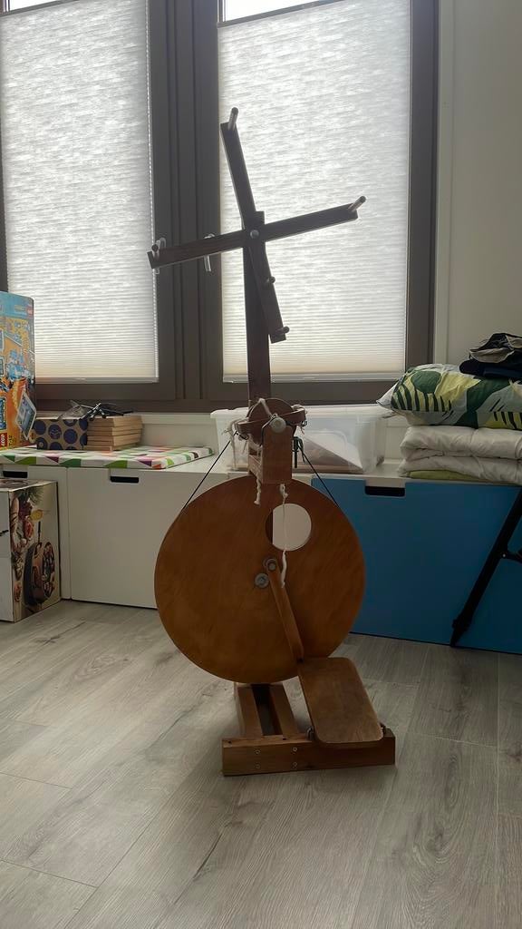 Spinnenwiel louet met molenhaspel, Ophalen, Gebruikt, Spinnewiel