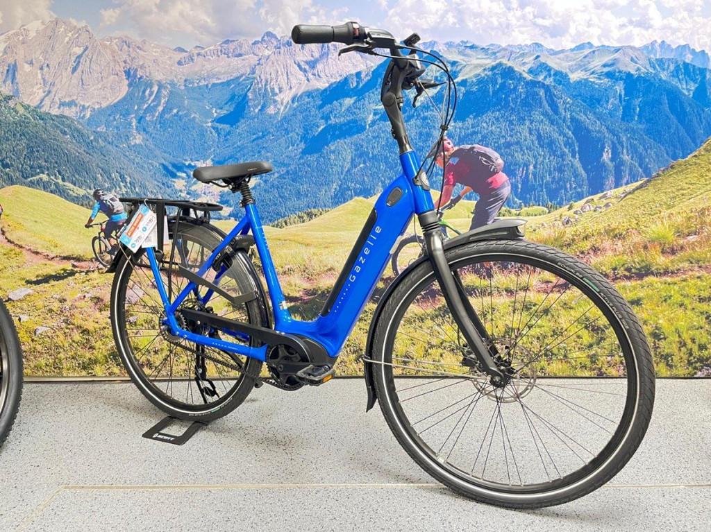 GAZELLE Grenoble HMB Dames Tropical Blue Glans 53cm 2025, -, - 0
-, NL, Nieuw, 51 tot 55 cm