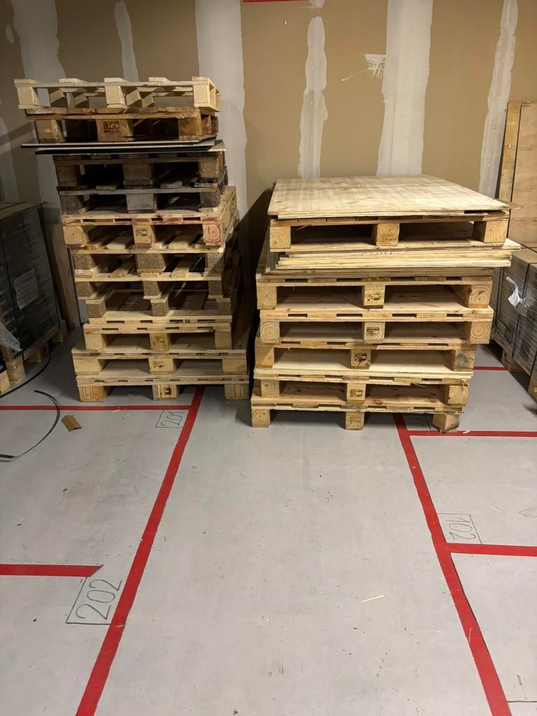 Pallets alles in 1x GRATIS OPHALEN, Ophalen, Zo goed als nieuw, Pallet, Minder dan 200 cm