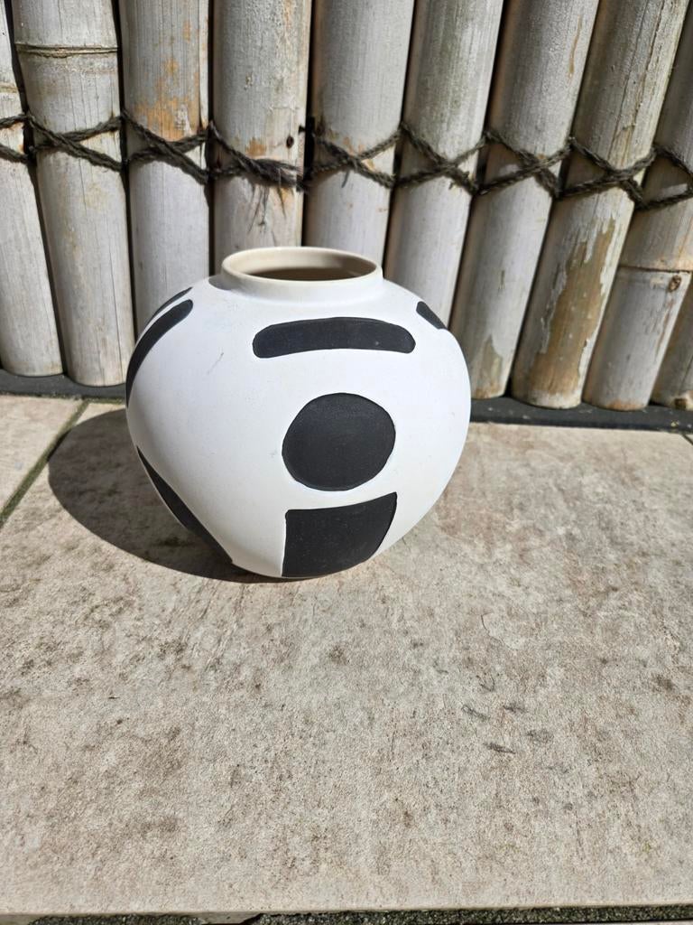 Decoratieve vaas met abstract zwart-wit patroon, Ophalen of Verzenden