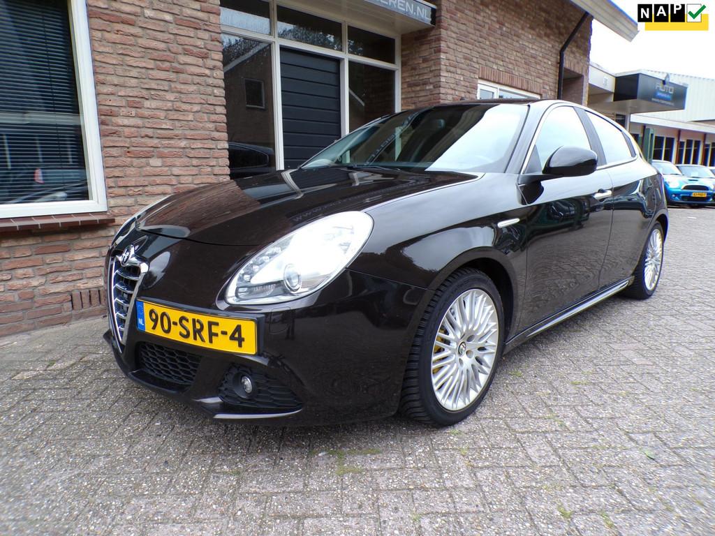 Alfa Romeo Giulietta 1.4 T Distinctive Automaat, Auto's, Euro 5, Stof, Zwart, 4 cilinders