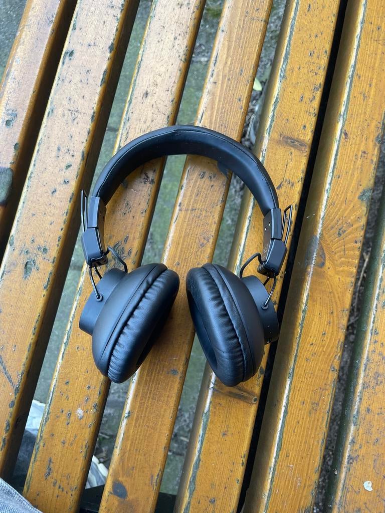 Fresh 'n Rebel Koptelefoon - Zwart, Overige merken, Gebruikt, Draadloos, Op oor (supra aural)