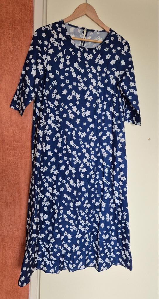 Nieuwe bloemen jurk maat M. Okselmaat 47 cm., Maat 38/40 (M), Blauw, Nieuw, Ophalen of Verzenden